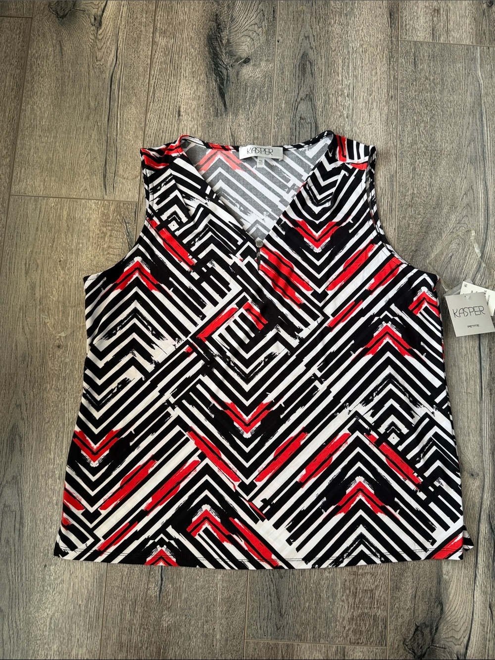 Kasper V-Neck Sleeveless Geometric Stripe Camisole in Black, White & Red